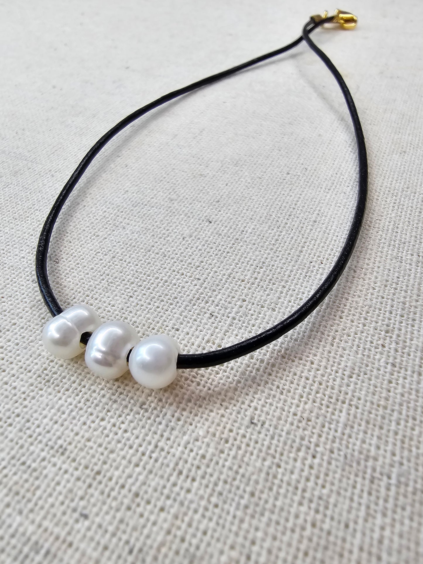 Three Pearls Leather Necklace
