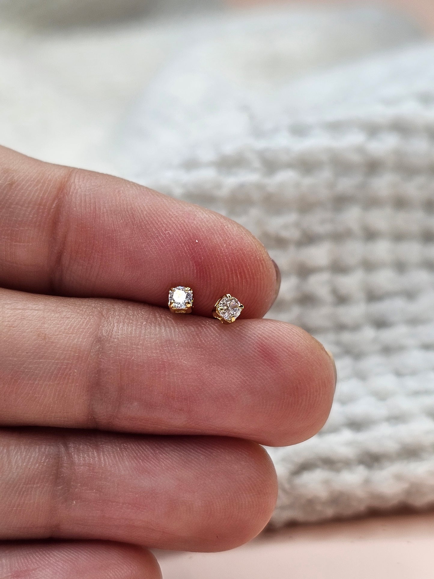 Tiny Zircon Stud