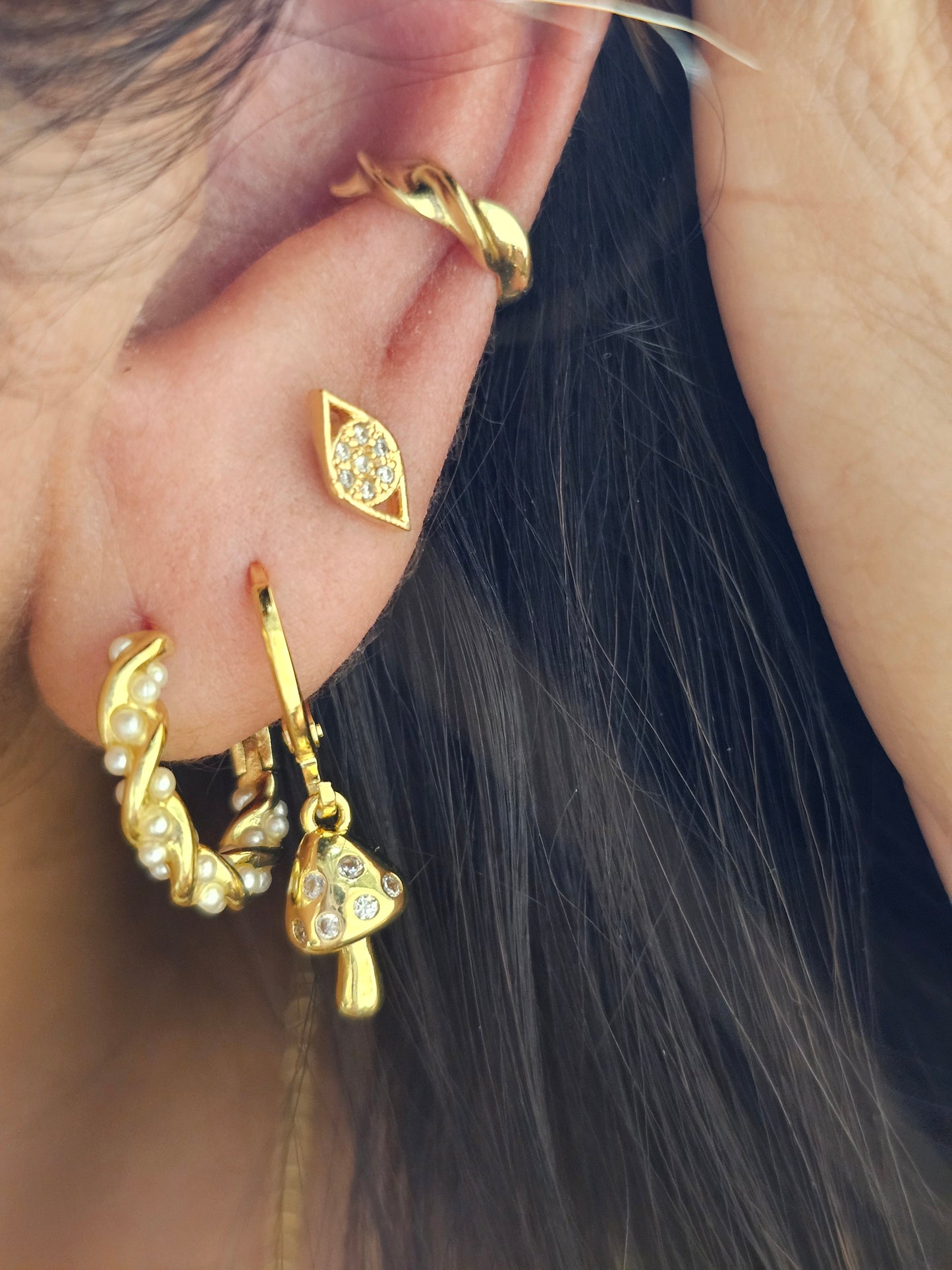 Earcuffs