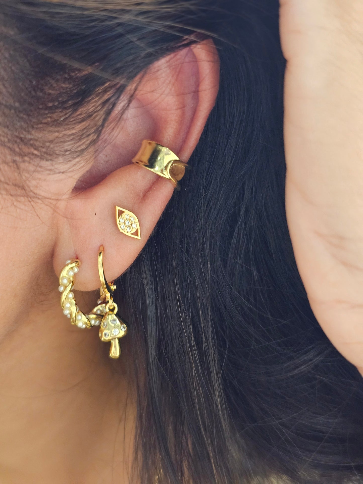 Earcuffs