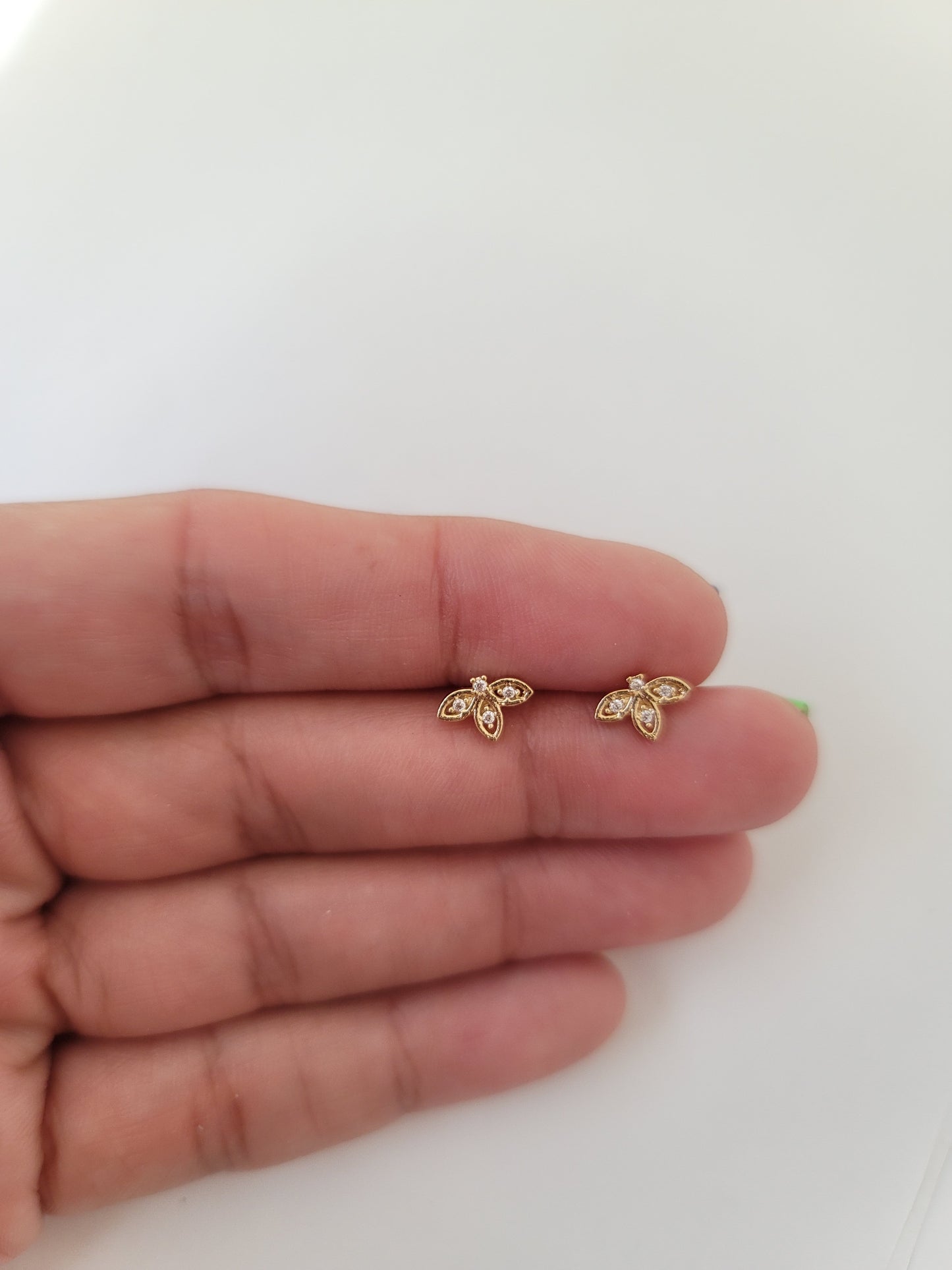 Abejita studs