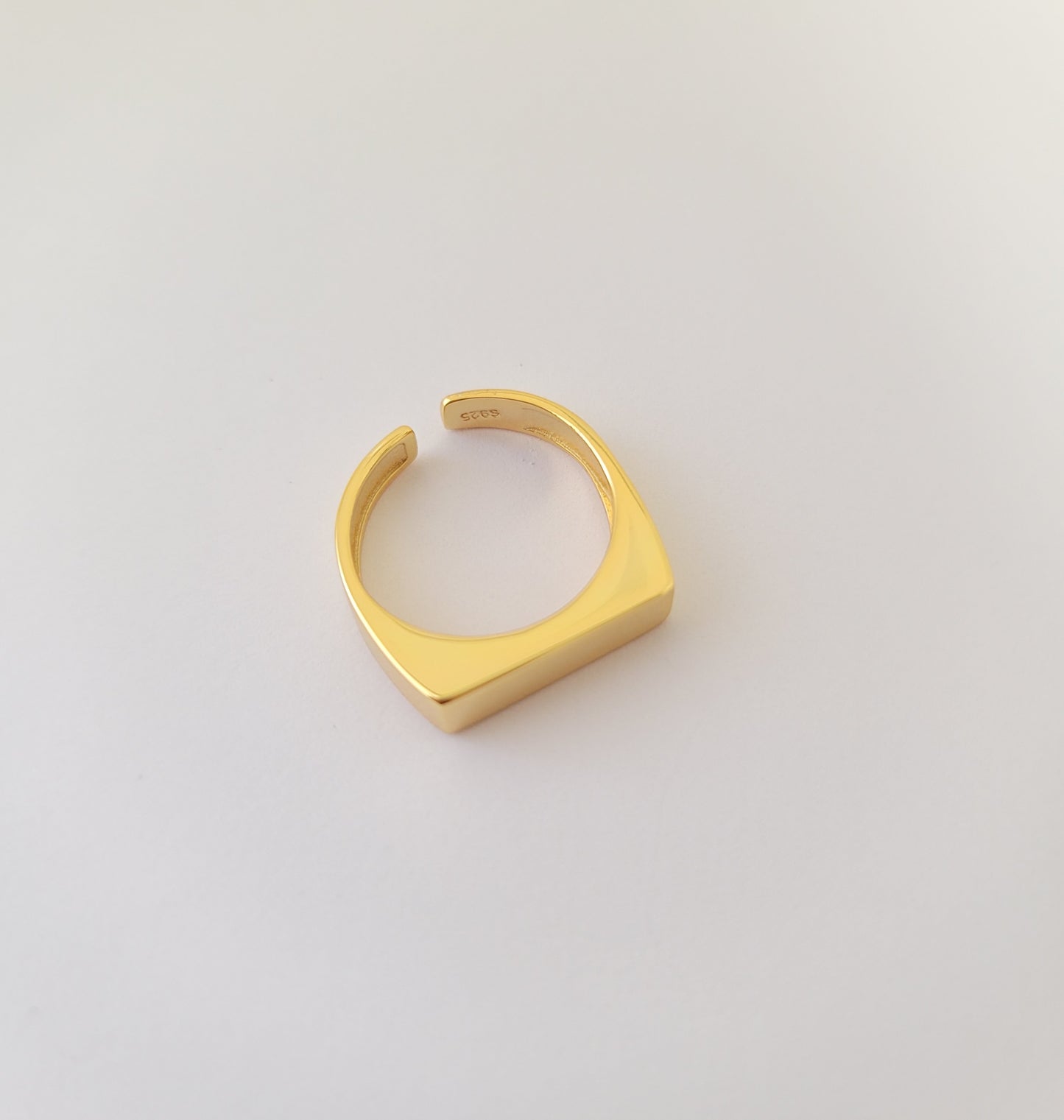 Mia Ring