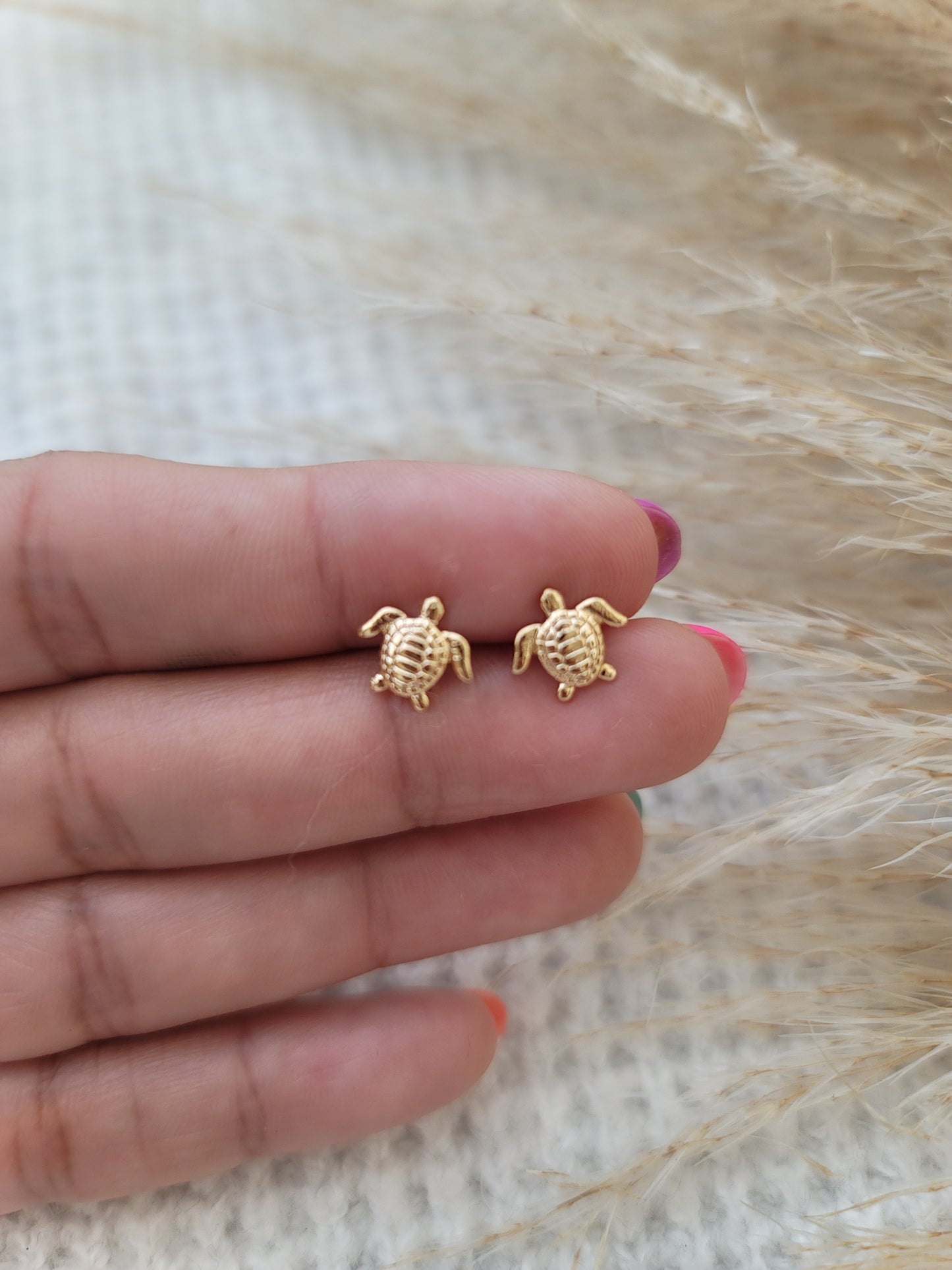 Turtle studs
