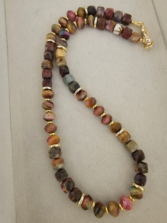 Elm Necklace