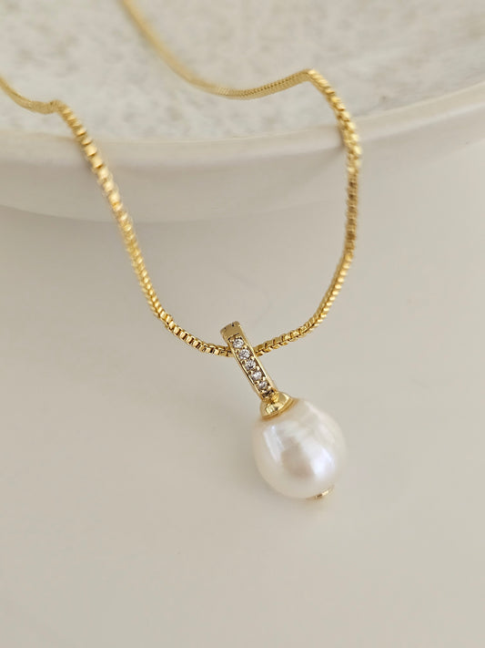 Solitary Pearl