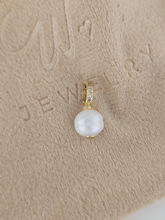 Zircon pearl