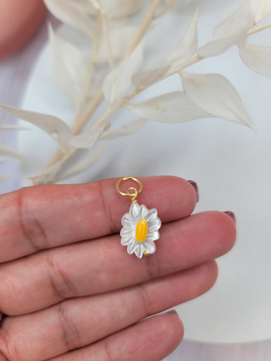 Daisy Flower Charm